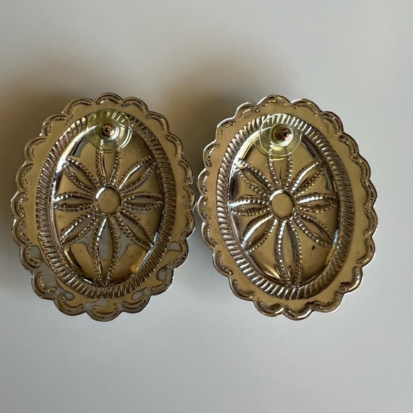 Vintage Large Concho Earrings - Picture 3 of 9
